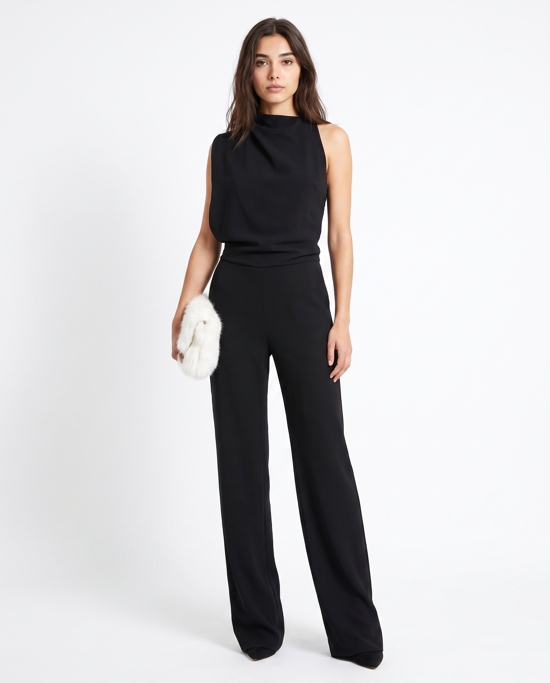 Sort ærmeløs jumpsuit med høj rund hals og vide ben